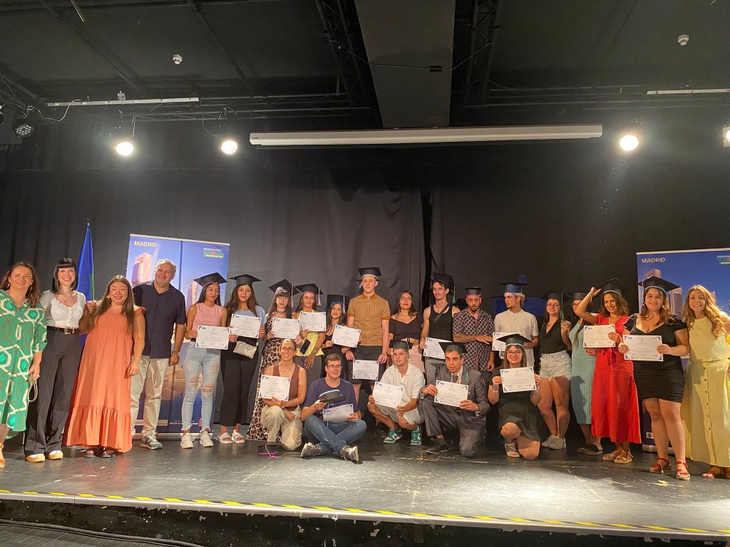 Foto grupal con los alumnos del proyecto TANDEM 2025